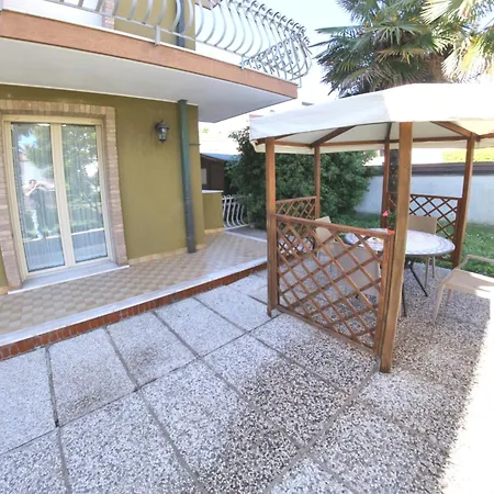 Burello Apartment Lignano Sabbiadoro Exterior photo