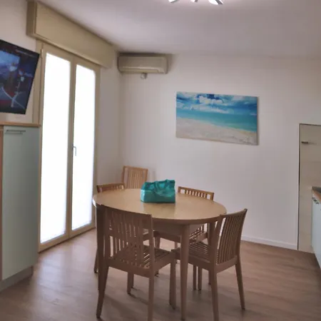 Burello Apartment Lignano Sabbiadoro Exterior photo
