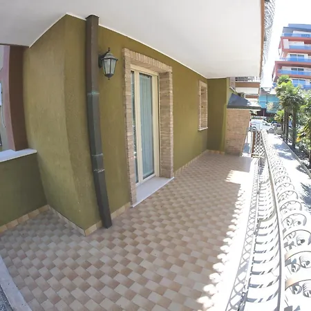 Burello Apartment Lignano Sabbiadoro Exterior photo